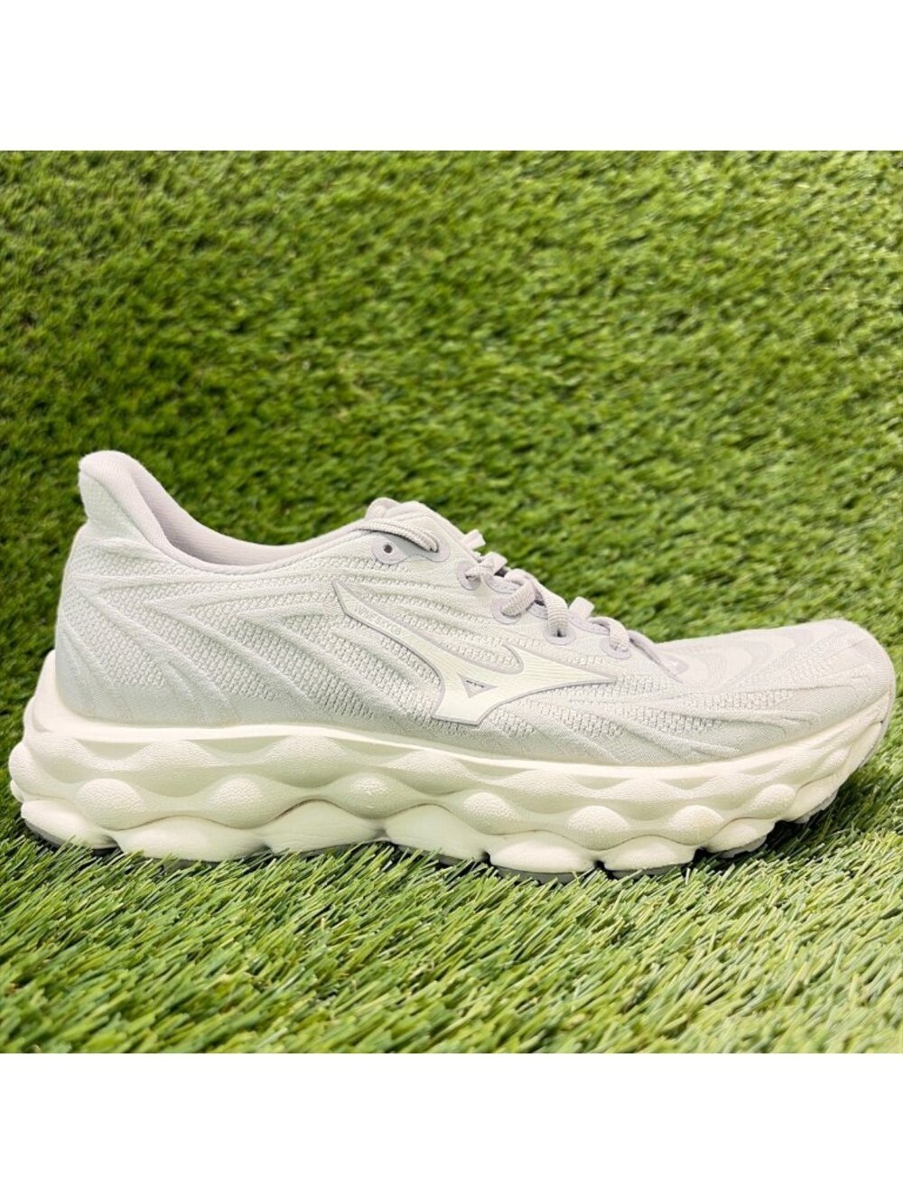 Mizuno Wave Sky 8 Womens Size 8 Snow White Gray Athletic Running Shoes Sneakers